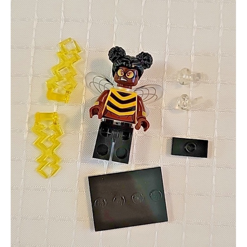 LEGO DC Super Heroes Collectible Minifigures 71026 - Bumblebee